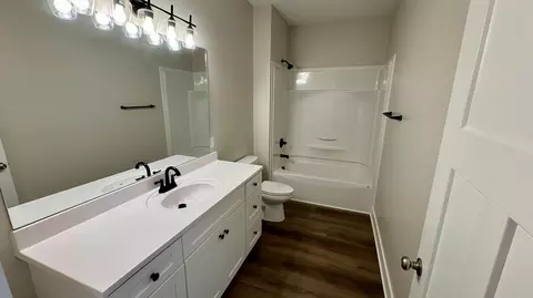 Bath - 287 Rolling Meadows Dr, Lancaster, KY 40444 photo 1 of 1