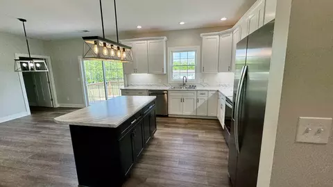 Kitchen - 287 Rolling Meadows Dr, Lancaster, KY 40444 photo 3 of 3