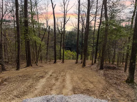 48 Venue Way, Zoe, KY 41397
