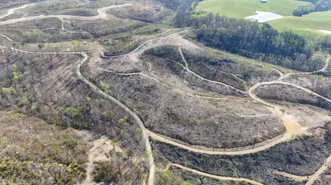 361 J B Lewis Rd, East Bernstadt, KY 40729