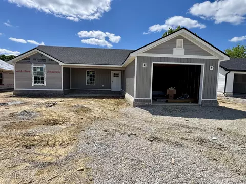 112 Bow Bridge Dr, Berea, KY 40403