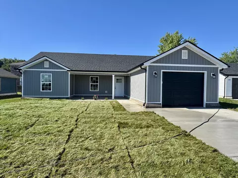 112 Bow Bridge Dr, Berea, KY 40403