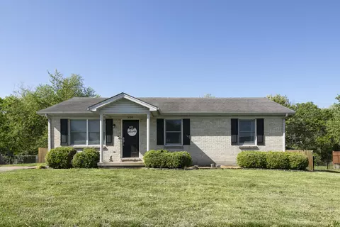 220 Blackhawk Cir, Versailles, KY 40383