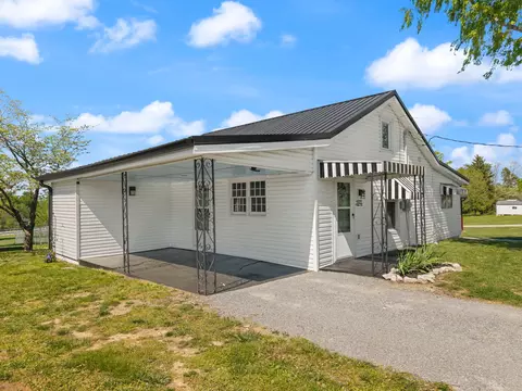 6013 Parker Ln, Mays Lick, KY 41055