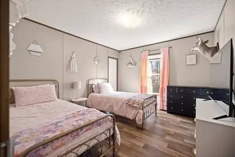 Bedroom - 168 Eagle Crest Dr, Nancy, KY 42544 photo 4 of 5