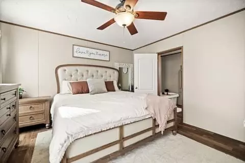 Bedroom - 168 Eagle Crest Dr, Nancy, KY 42544 photo 2 of 5
