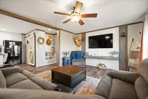 Living - 168 Eagle Crest Dr, Nancy, KY 42544 photo 3 of 3