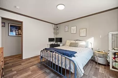 Bedroom - 168 Eagle Crest Dr, Nancy, KY 42544 photo 3 of 5