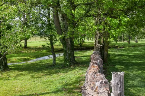 215 Paradise Camp Rd, Harrodsburg, KY 40330