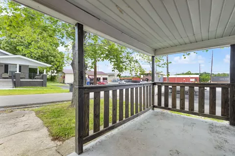 Exterior - 103 W 14th St, Corbin, KY 40701 photo 7 of 9