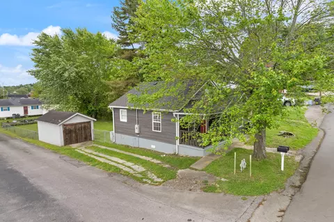 View/Area - 103 W 14th St, Corbin, KY 40701 photo 1 of 9