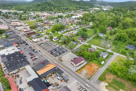 View/Area - 103 W 14th St, Corbin, KY 40701 photo 7 of 9