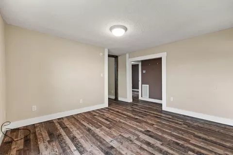 Living - 103 W 14th St, Corbin, KY 40701 photo 2 of 4