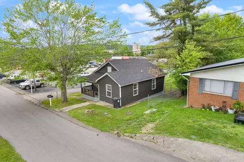 View/Area - 103 W 14th St, Corbin, KY 40701 photo 2 of 9