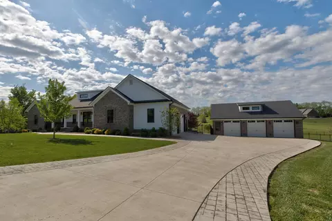 206 Lee Oak Cir, Harrodsburg, KY 40330