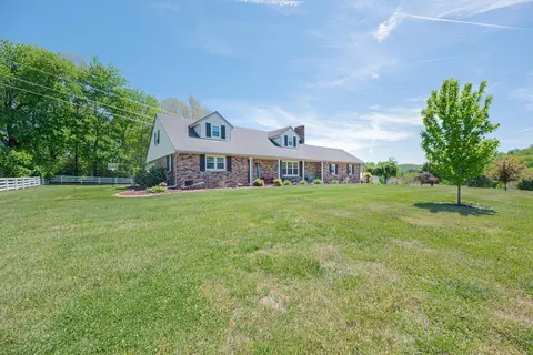 415 S Dogwood Dr, Berea, KY 40403