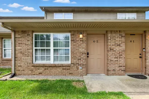 1100 Horsemans Ln, Lexington, KY 40504