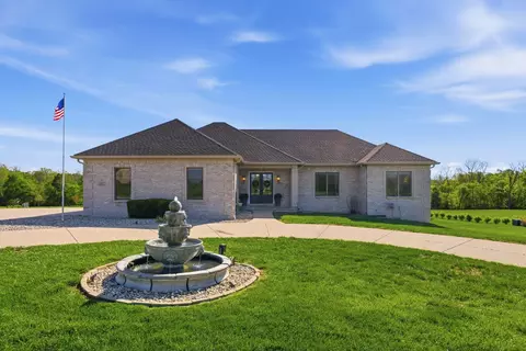 112 Little Paige Dr, Frankfort, KY 40601