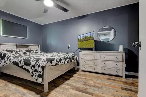 Bedroom - 681 E College Ave, Stanton, KY 40380 photo 2 of 4