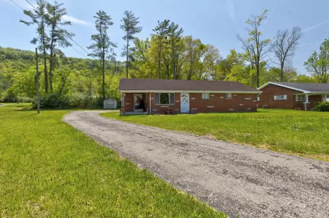 681 E College Ave, Stanton, KY 40380