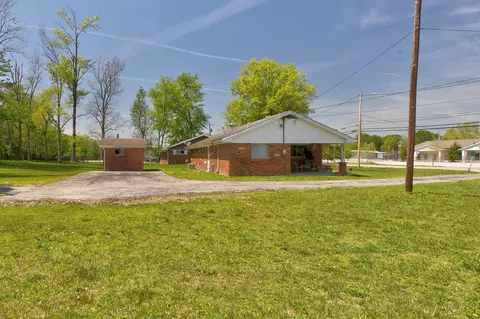 Exterior - 681 E College Ave, Stanton, KY 40380 photo 1 of 4