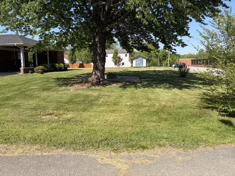 Exterior - 108 13th St, Williamsburg, KY 40769 photo 5 of 7