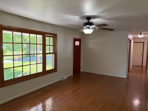Living - 108 13th St, Williamsburg, KY 40769 photo 1 of 5