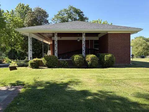 Exterior - 108 13th St, Williamsburg, KY 40769 photo 4 of 7