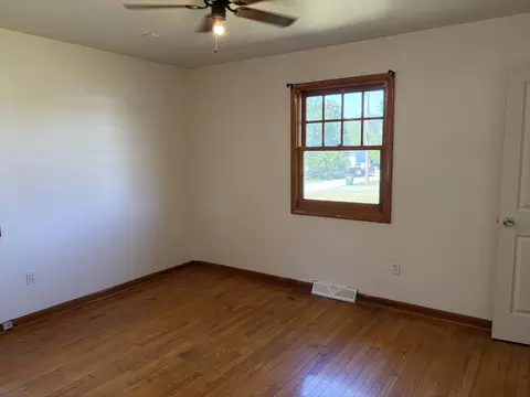 Bedroom - 108 13th St, Williamsburg, KY 40769 photo 6 of 6
