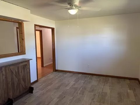 Living - 108 13th St, Williamsburg, KY 40769 photo 3 of 5