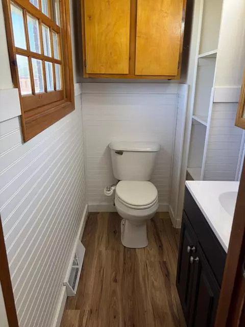 Bath - 108 13th St, Williamsburg, KY 40769 photo 7 of 7