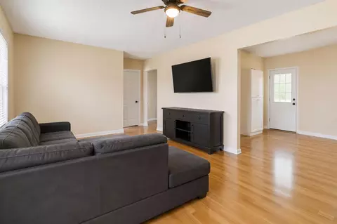 Living - 88 Adyson Ln, Brodhead, KY 40409 photo 1 of 2