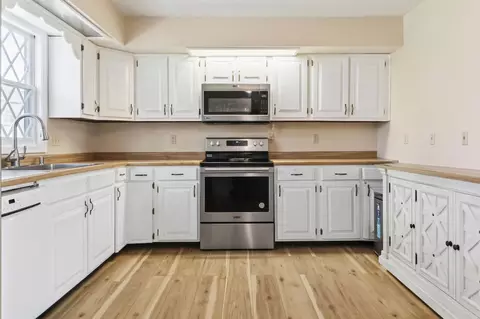 Kitchen - 88 Adyson Ln, Brodhead, KY 40409 photo 2 of 3