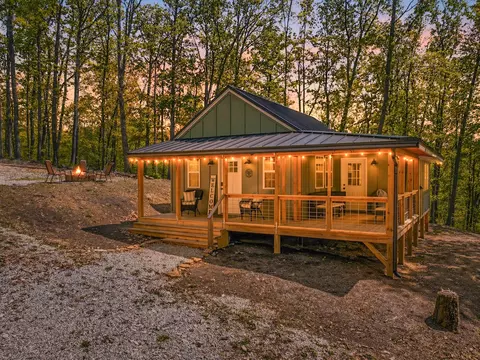 1100 Sinking Valley School Rd, Mckee, KY 40447