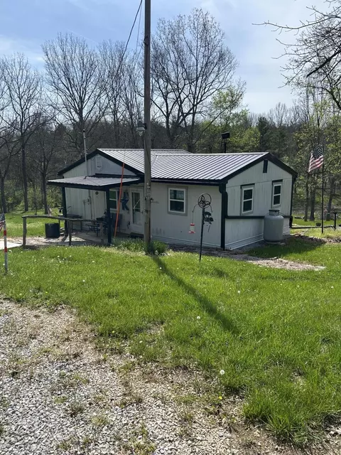 38 Cricket Ln, Berry, KY 41003