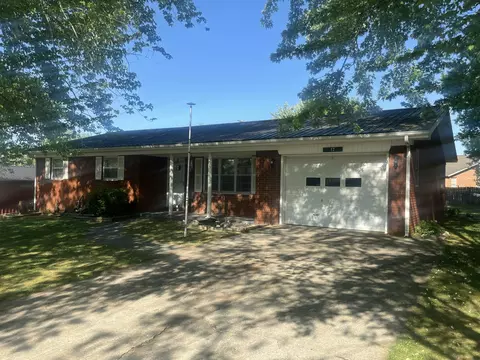 12 Hilltop Dr, Science Hill, KY 42553