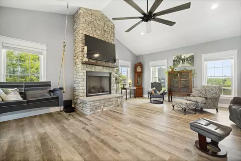 Living - 165 Dory Dr, Salvisa, KY 40372 photo 2 of 4