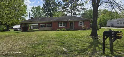 135 Cedar Ln, Mayfield, KY 42066