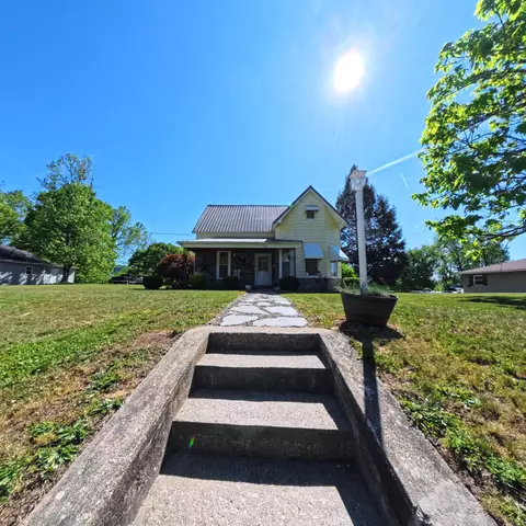 286 Broadway St, Irvine, KY 40336