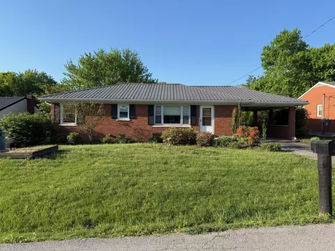 208 Gale Dr, Lancaster, KY 40444