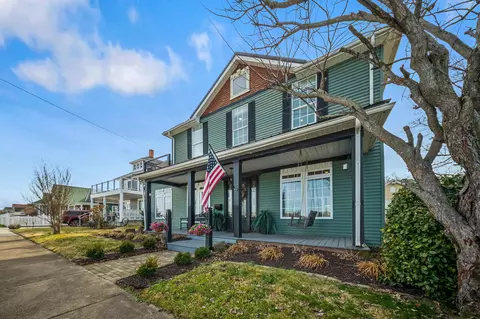 329 Riverside Dr, Russell, KY 41169