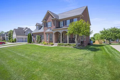 208 Maplewood Dr, Georgetown, KY 40324