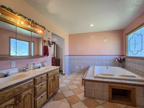 Bath - 3014 Poplar Hill Rd, Liberty, KY 42539 photo 5 of 6