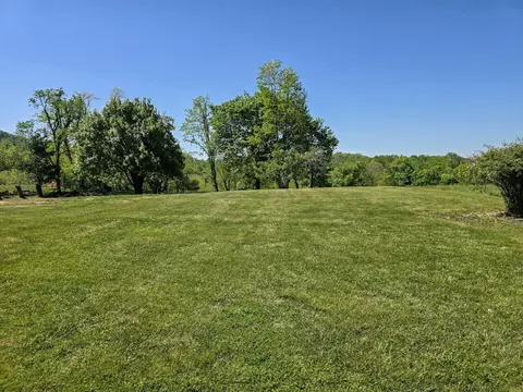 Exterior - 3014 Poplar Hill Rd, Liberty, KY 42539 photo 7 of 21