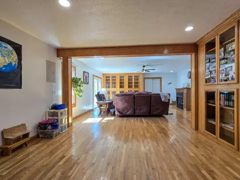 Living - 3014 Poplar Hill Rd, Liberty, KY 42539 photo 2 of 8
