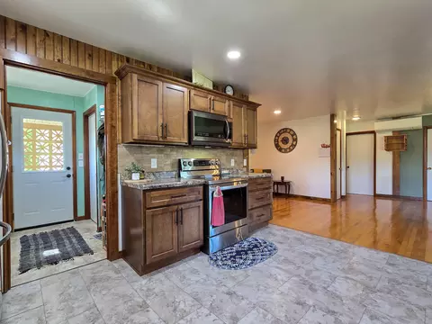 Kitchen - 3014 Poplar Hill Rd, Liberty, KY 42539 photo 5 of 5