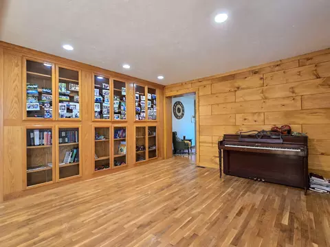 Living - 3014 Poplar Hill Rd, Liberty, KY 42539 photo 4 of 8
