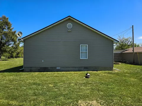 Exterior - 3014 Poplar Hill Rd, Liberty, KY 42539 photo 8 of 21