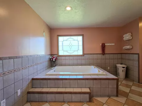 Bath - 3014 Poplar Hill Rd, Liberty, KY 42539 photo 4 of 6