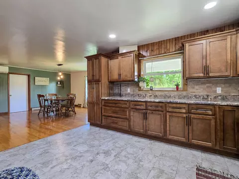 Kitchen - 3014 Poplar Hill Rd, Liberty, KY 42539 photo 4 of 5